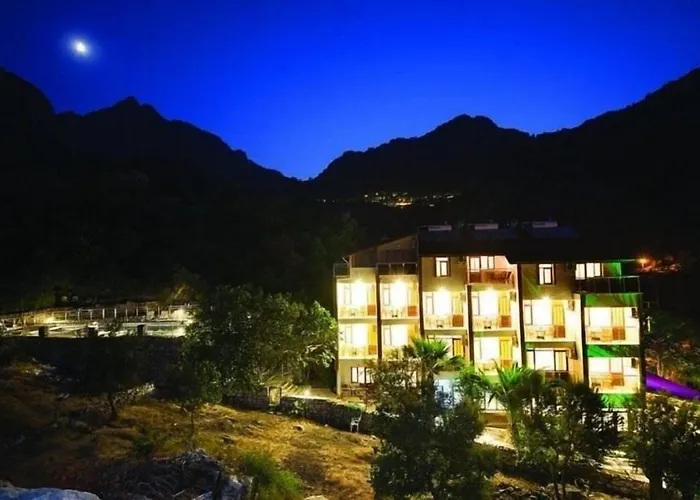 Kumlubuek Hotel *