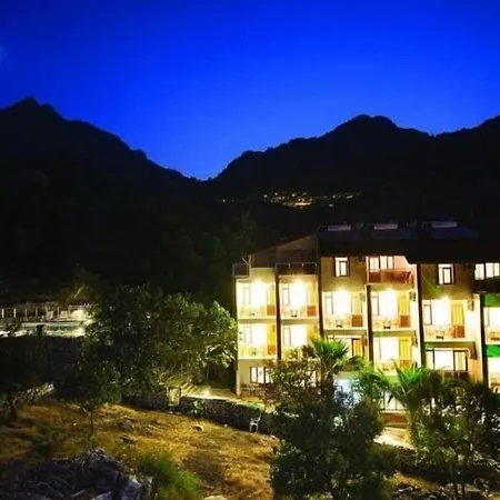 Kumlubuek Отель *